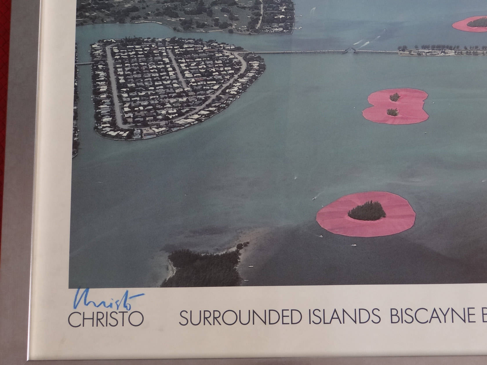 Christo Surrounded Islands Signatur