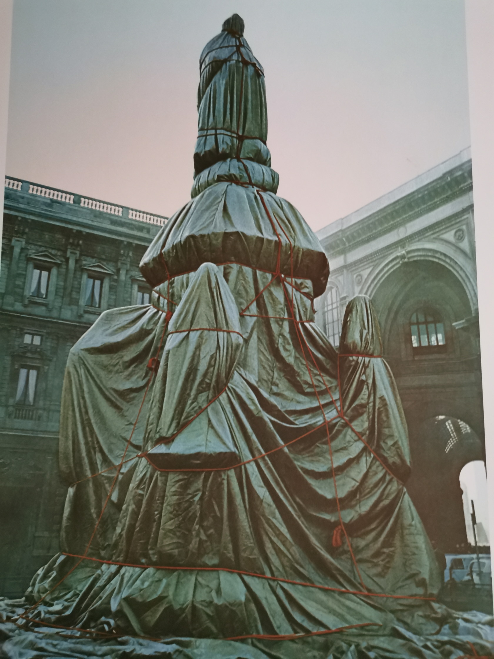 Christo Monument to Leonardo