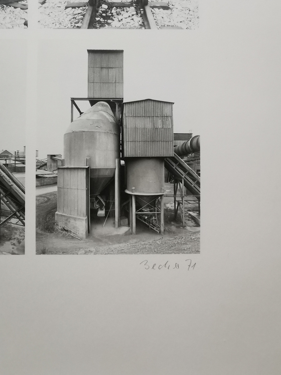 bernd-und-hilla-becher-silo-signatur